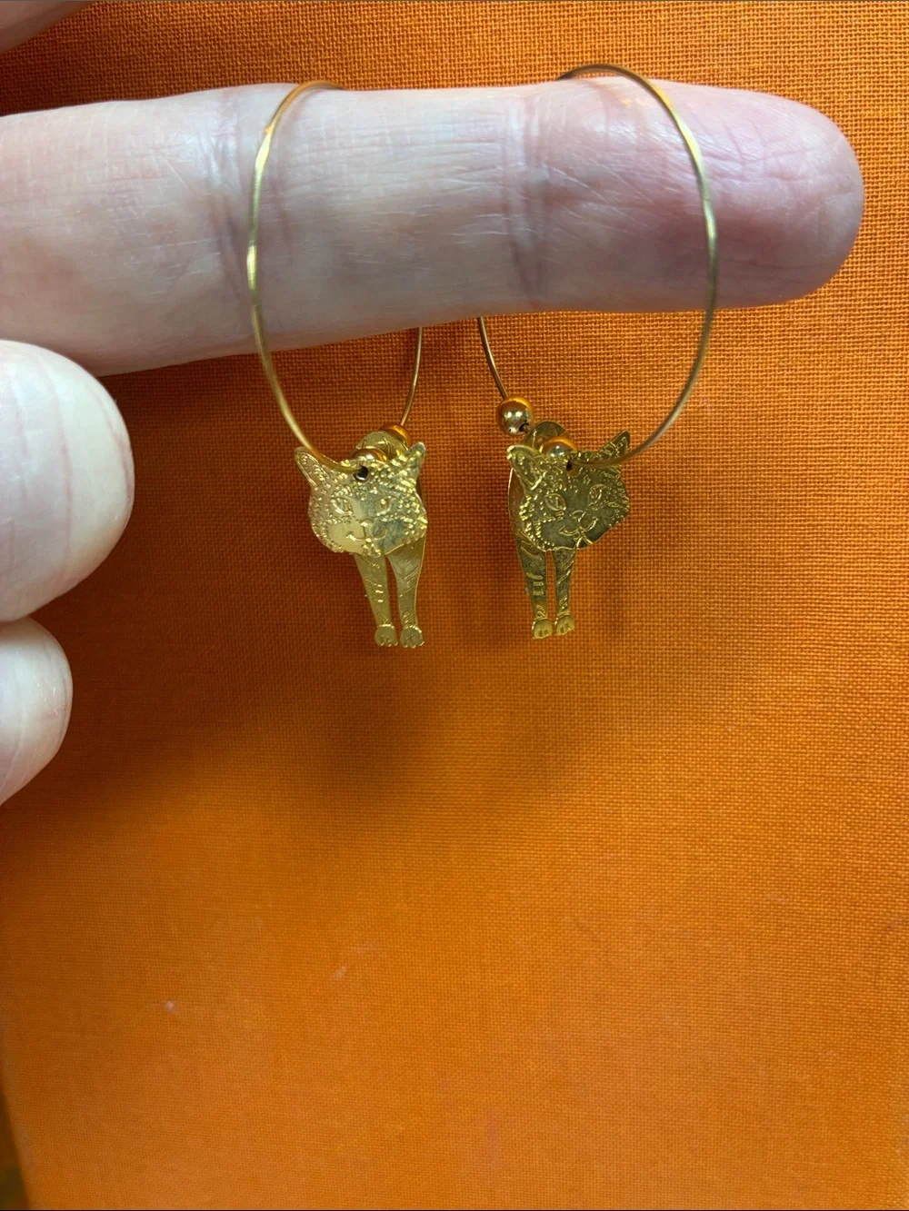 Gold vintage Cat Hoop Earrings - Unbranded